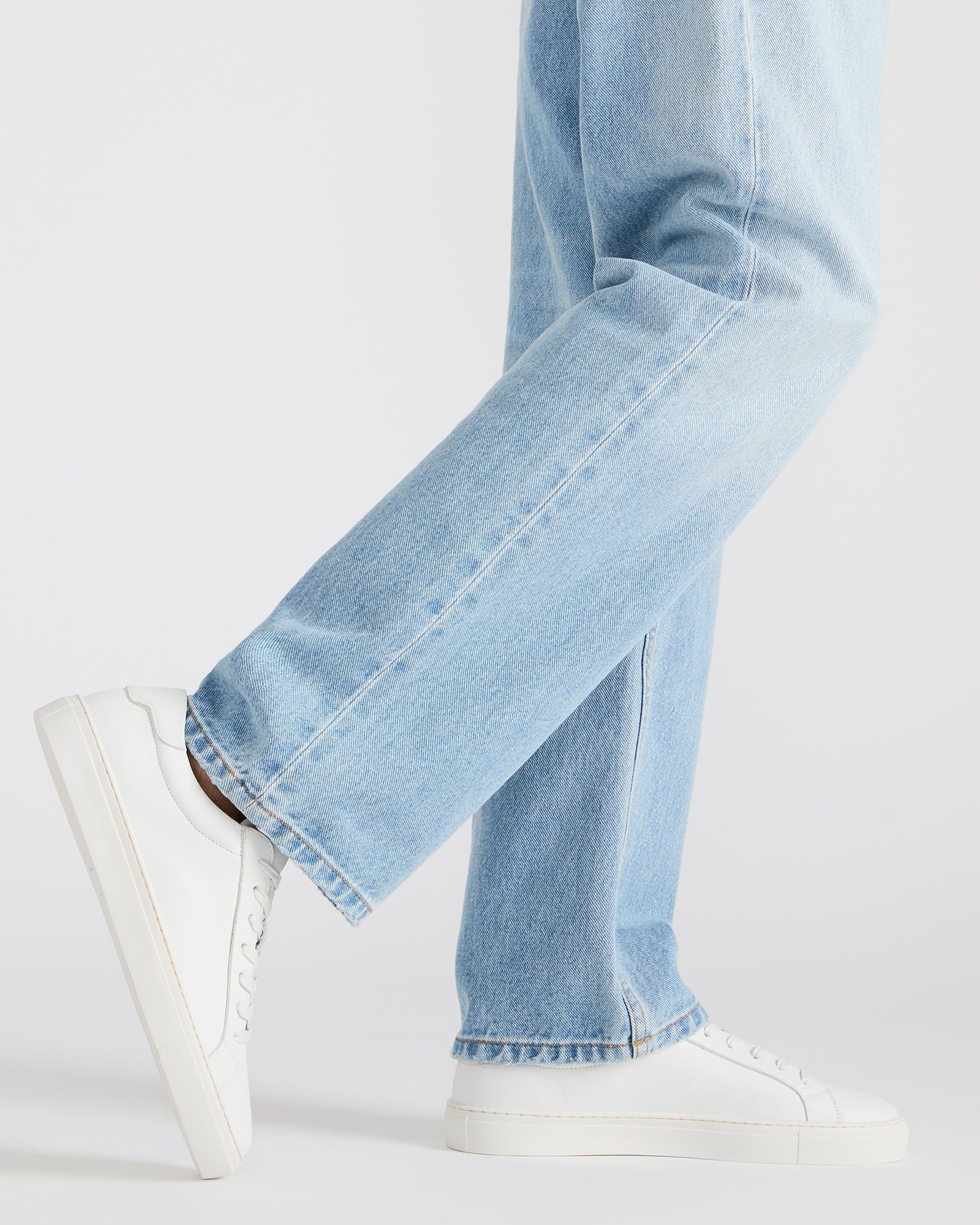 BONDD WHITE LEATHER