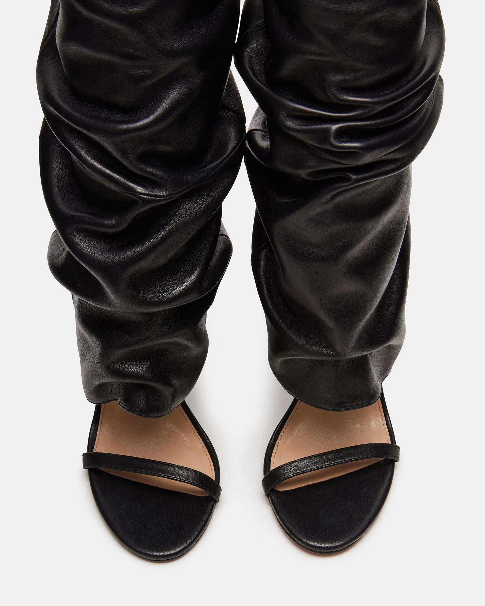 RAVINE BLACK